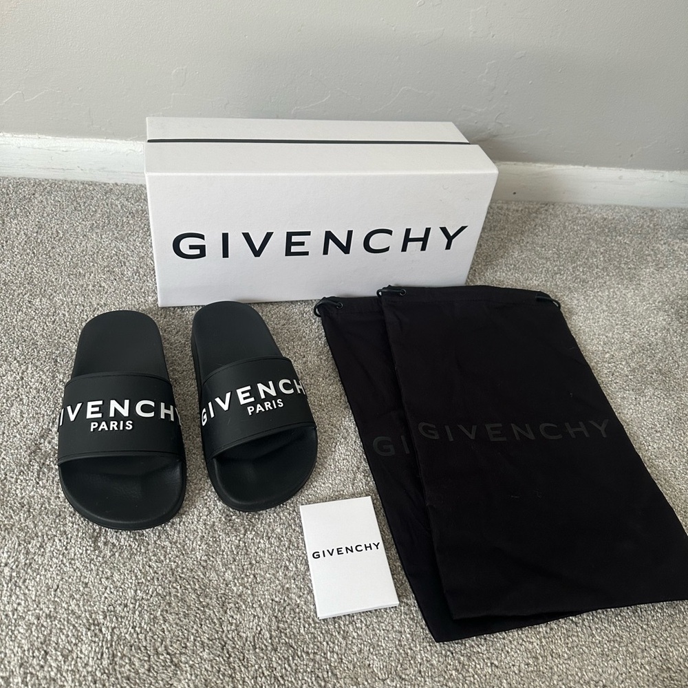GIVENCHY SLIDES - Size 7